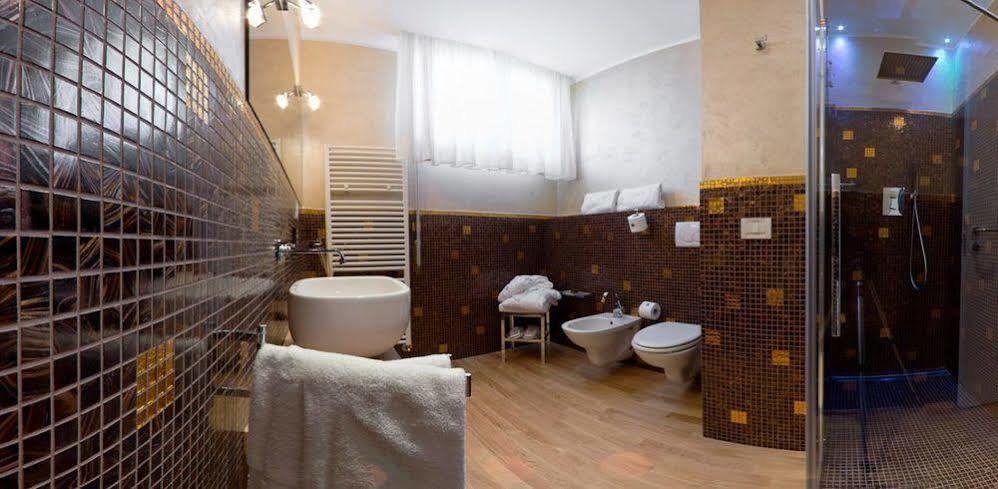 Hotel Michelangelo ミラノ・マリッティマ エクステリア 写真