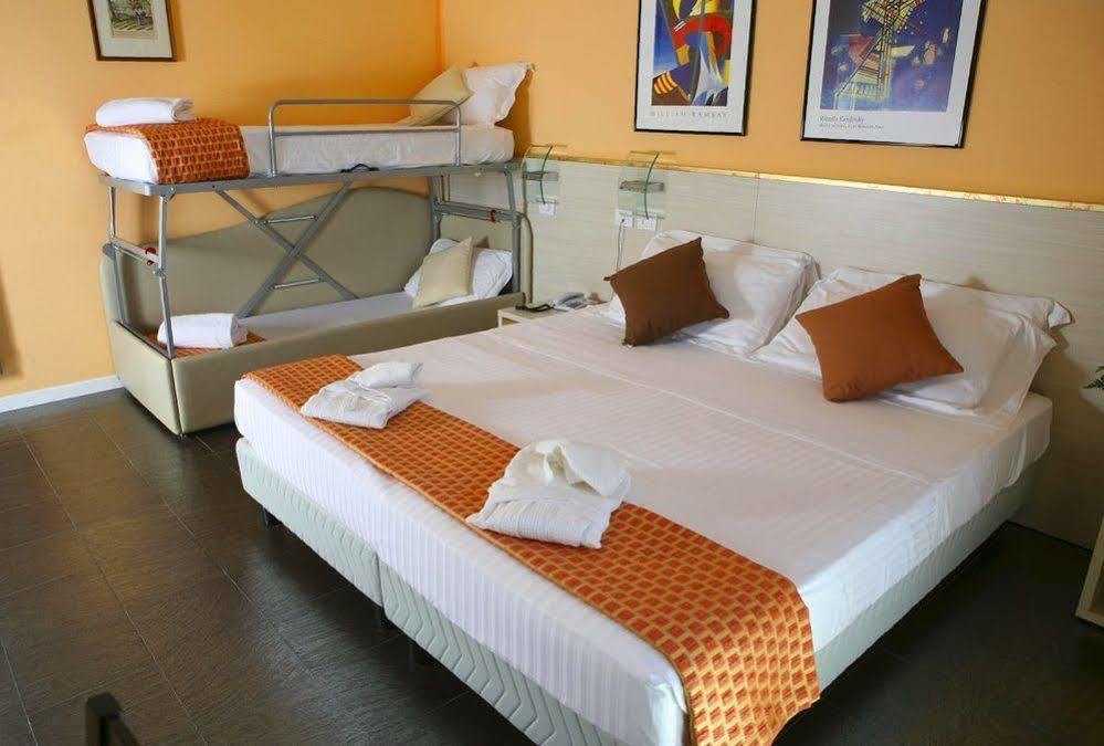 Hotel Michelangelo ミラノ・マリッティマ エクステリア 写真