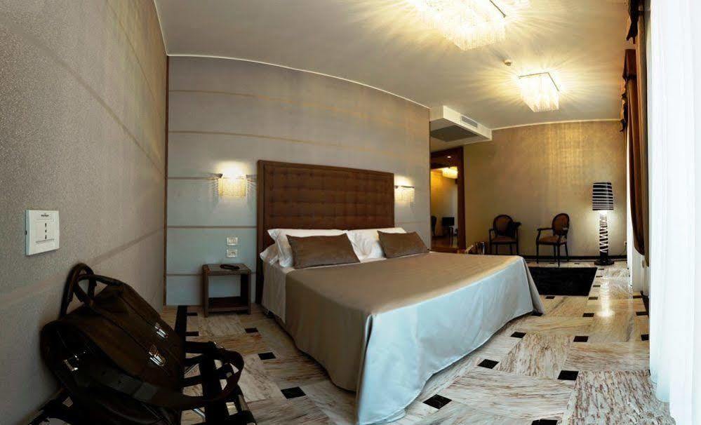 Hotel Michelangelo ミラノ・マリッティマ エクステリア 写真